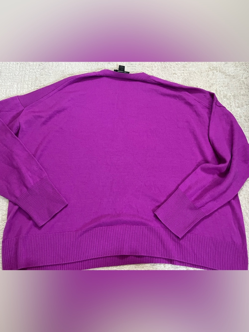 St. John Oversized Sweater - Picture 4 of 5